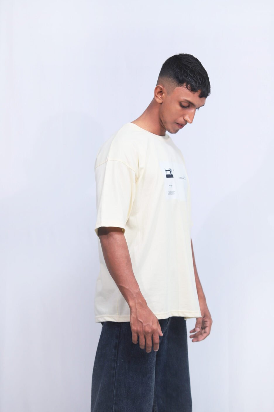 OVERSIZED T-SHIRT WITH DESIGNER PRINT - Image 5