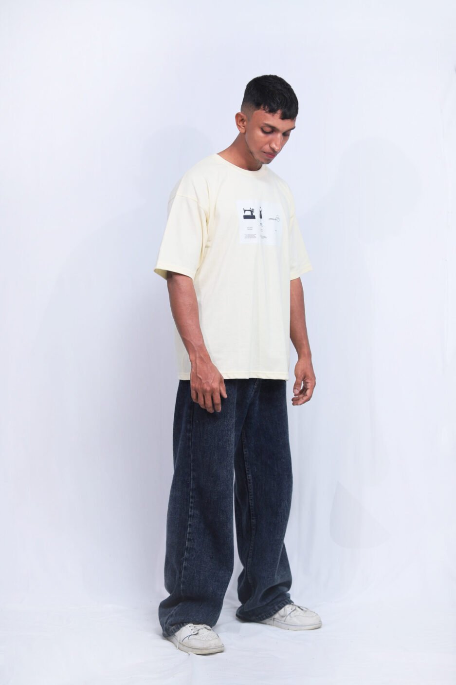 OVERSIZED T-SHIRT WITH DESIGNER PRINT