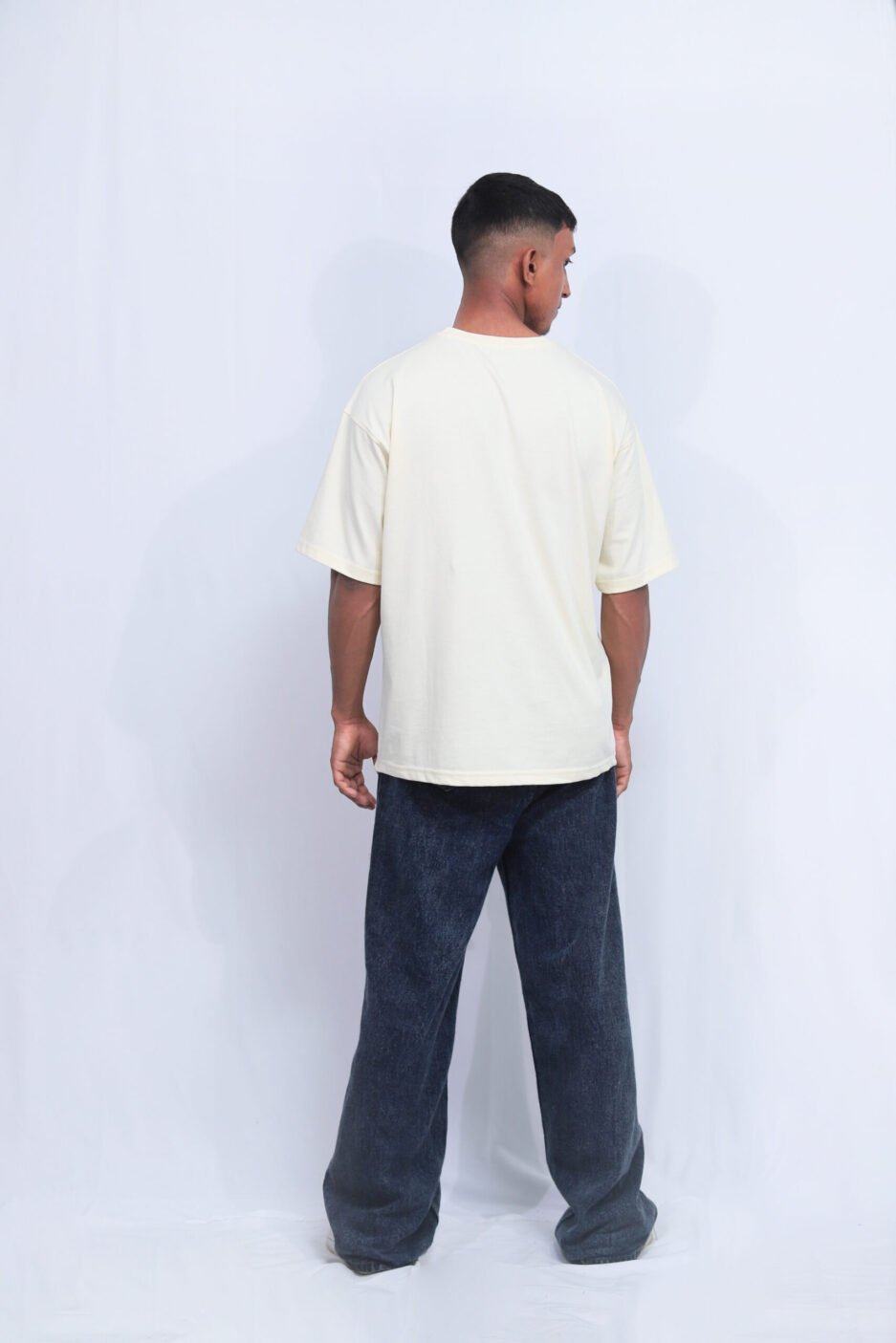 OVERSIZED T-SHIRT WITH DESIGNER PRINT - Image 6