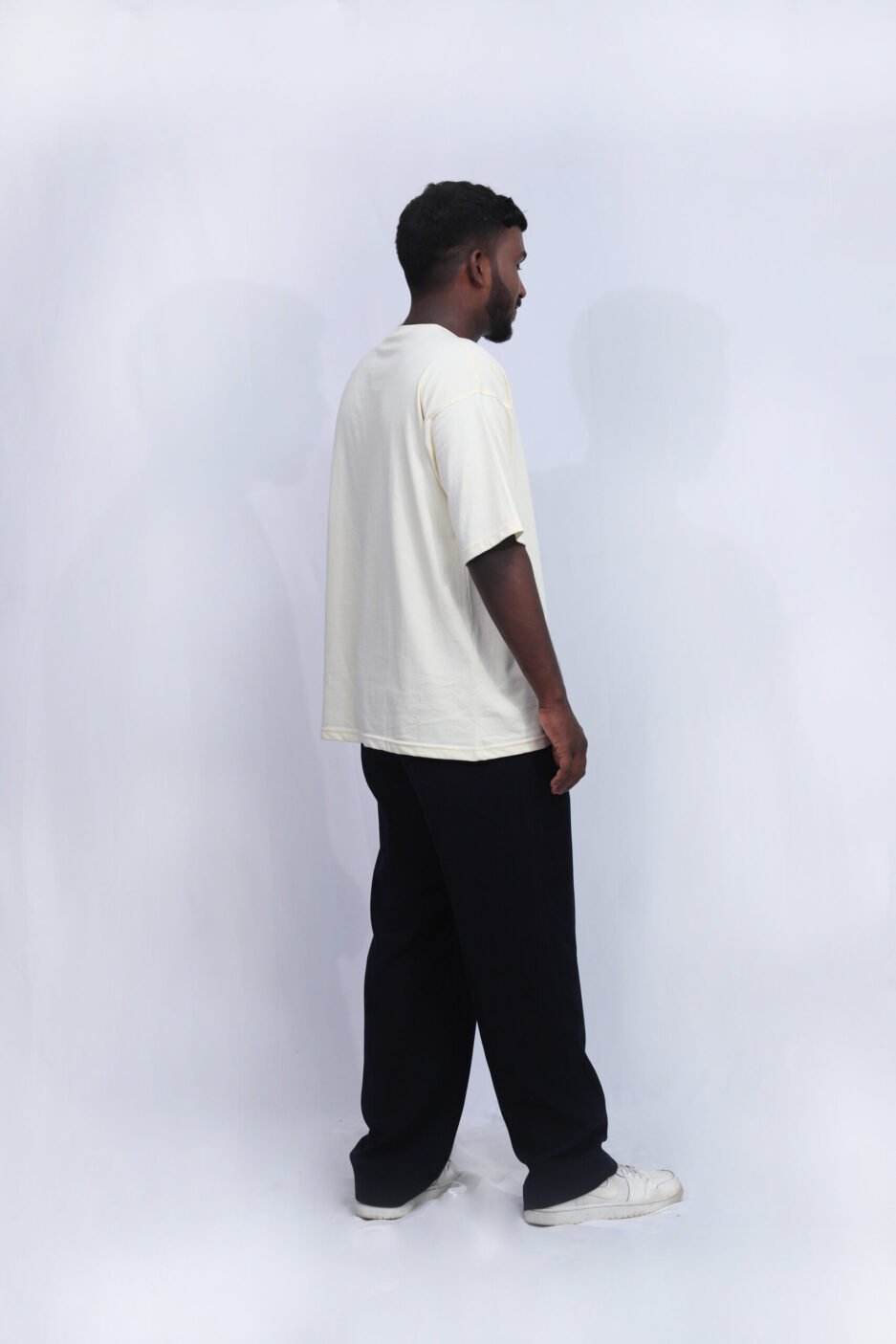 OVERSIZED T-SHIRT WITH MINIMAL PRINT - Image 6